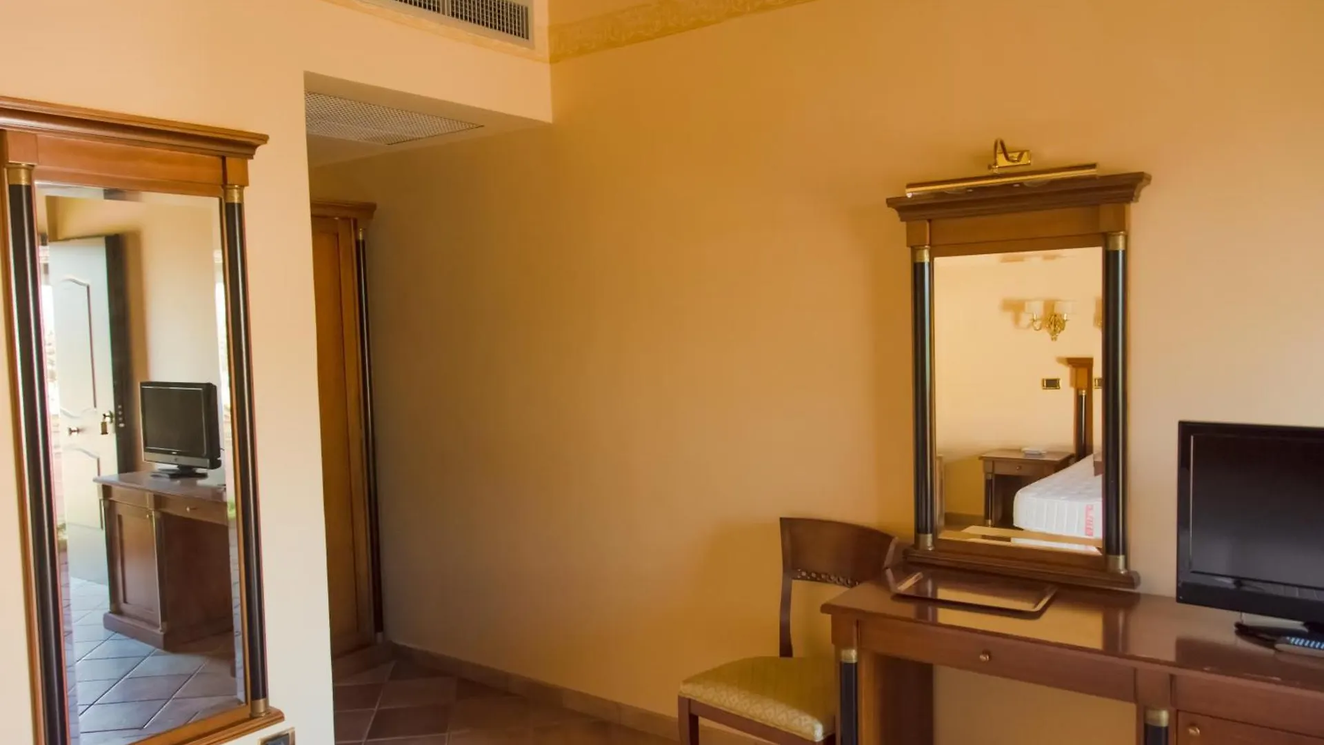 Hotel Quadrifoglio Roma Eur Italy