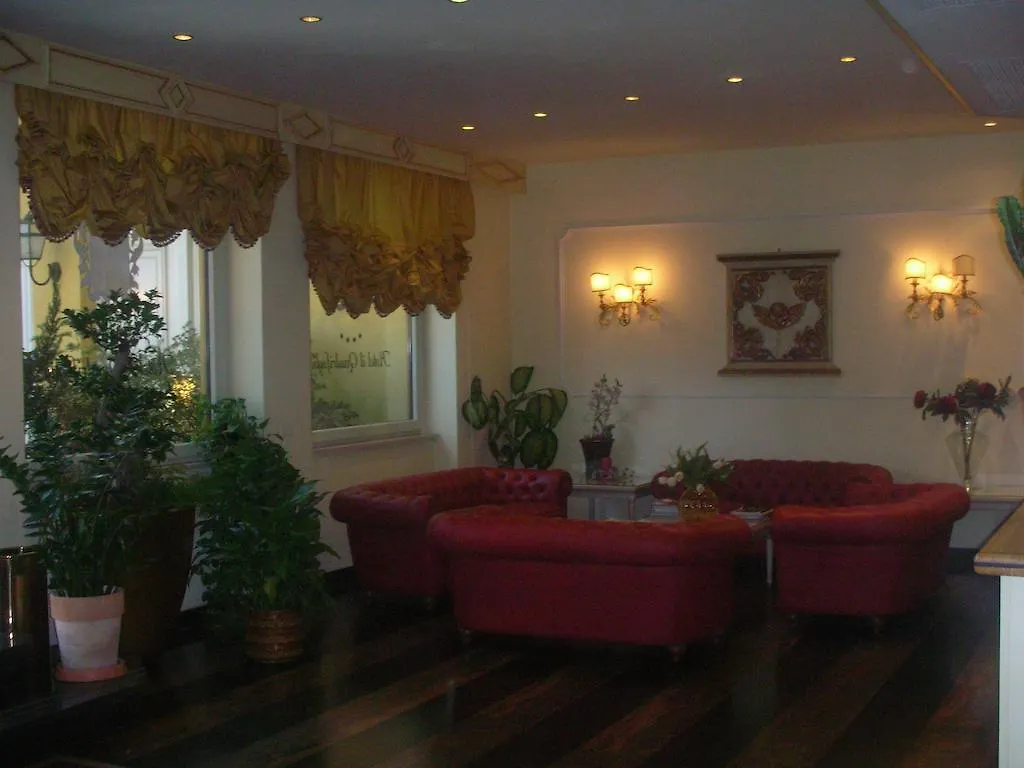 Hotel Quadrifoglio Roma Eur 3*, Rome